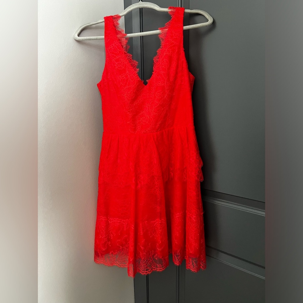BCBG max azria coral red lace tiered dress in medium